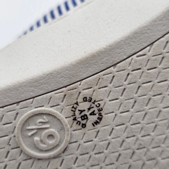 Liz Claiborne Shoes Womens 6.5 Wayna Slip-On Sneaker Preppy Coastal Minimalist - Picture 7 of 7